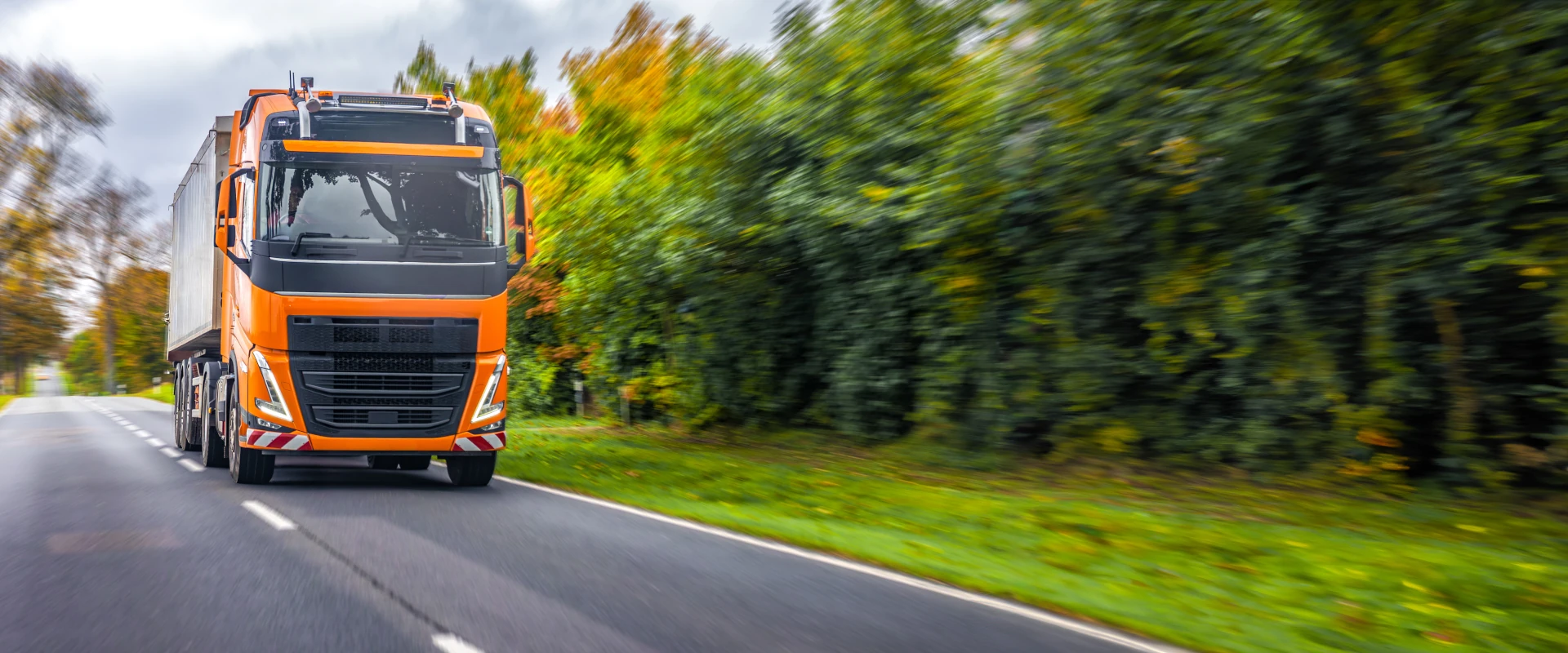 SouthMed Trans SAS bei aktiven Fracht und Logistikabläufen